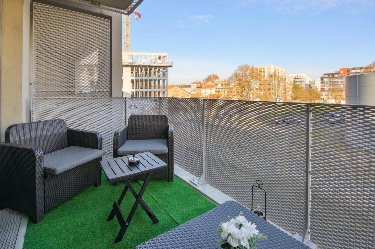 דירות איברי-סור-סיין Chic Apart With Balcony Near Paris מראה חיצוני תמונה
